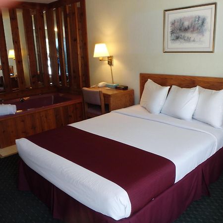 Americas Best Value Inn Saint Ignace Værelse billede