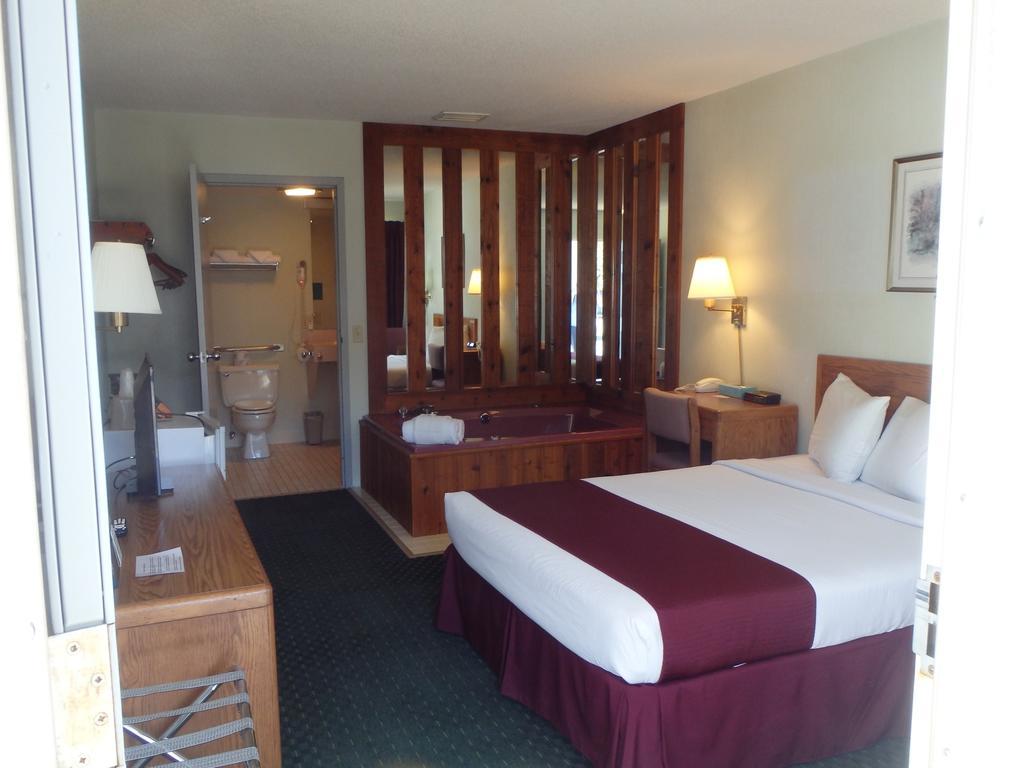 Americas Best Value Inn Saint Ignace Værelse billede