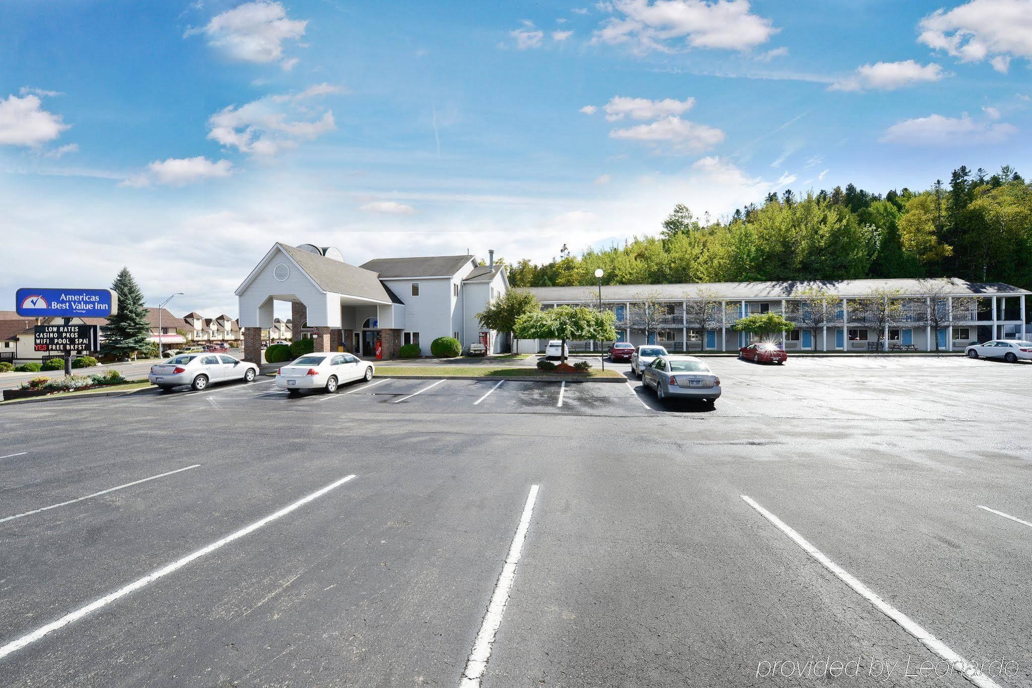 Americas Best Value Inn Saint Ignace Eksteriør billede