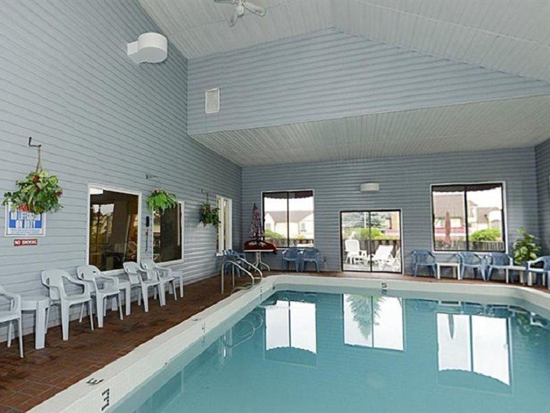 Americas Best Value Inn Saint Ignace Eksteriør billede