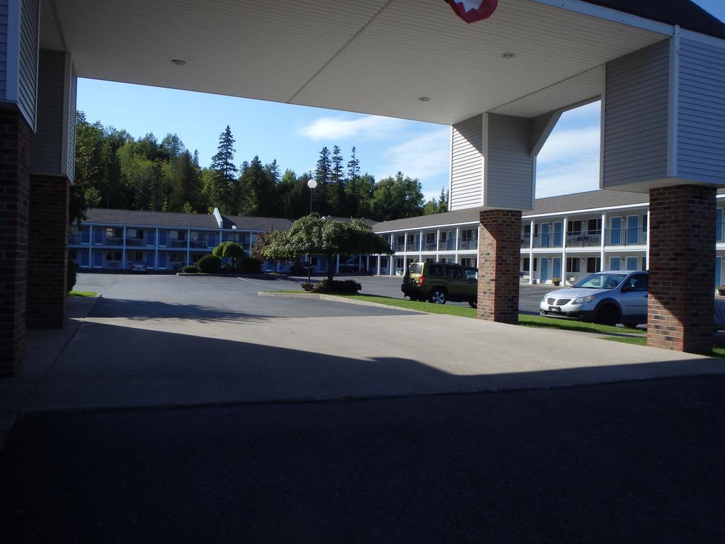 Americas Best Value Inn Saint Ignace Eksteriør billede