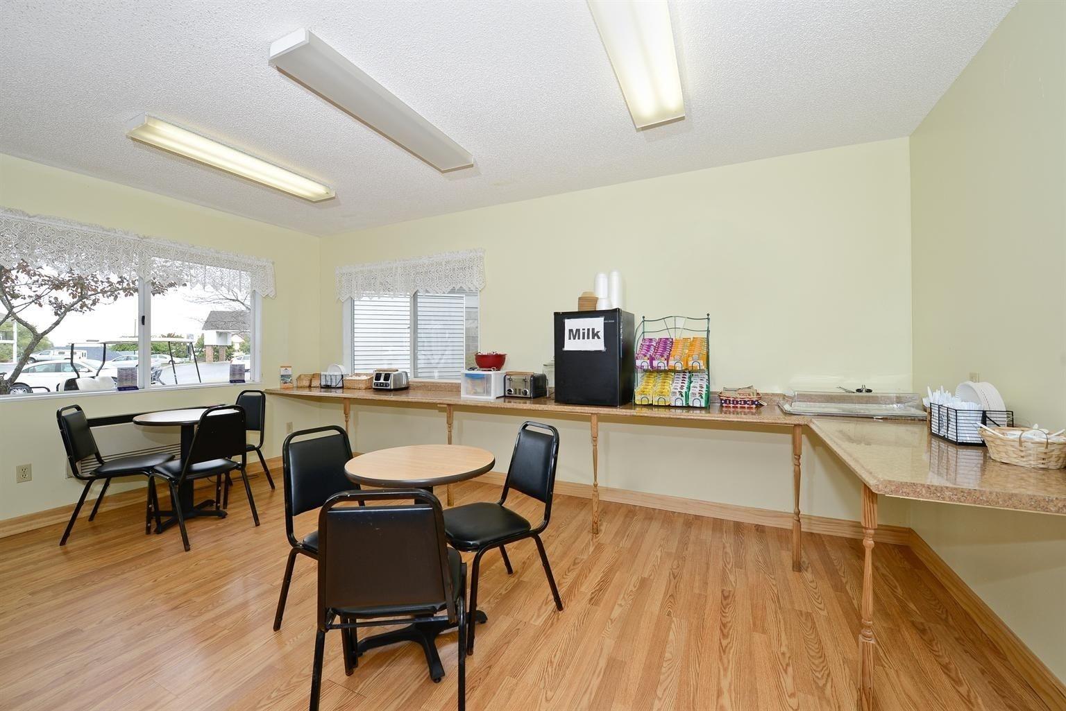 Americas Best Value Inn Saint Ignace Eksteriør billede