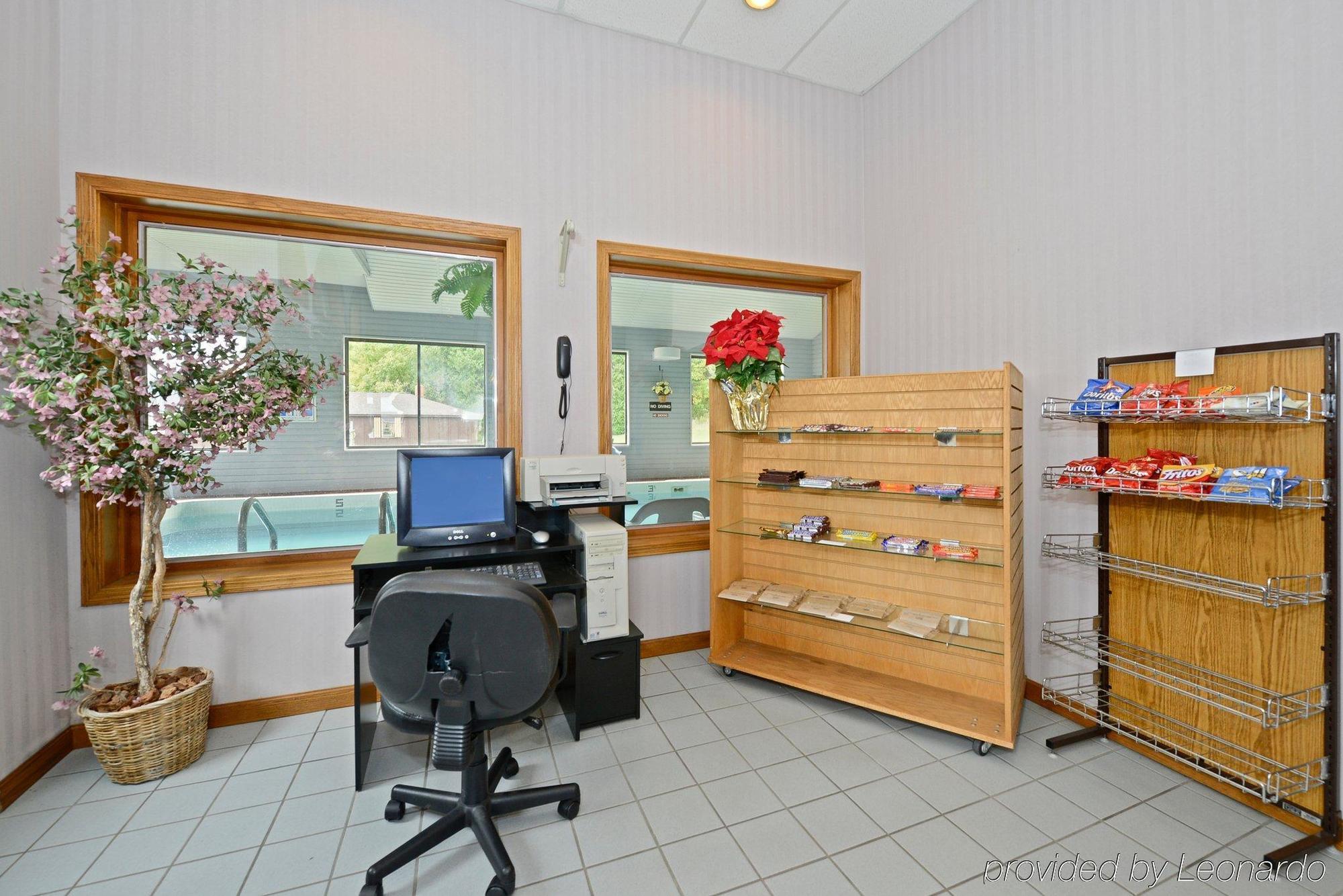 Americas Best Value Inn Saint Ignace Eksteriør billede