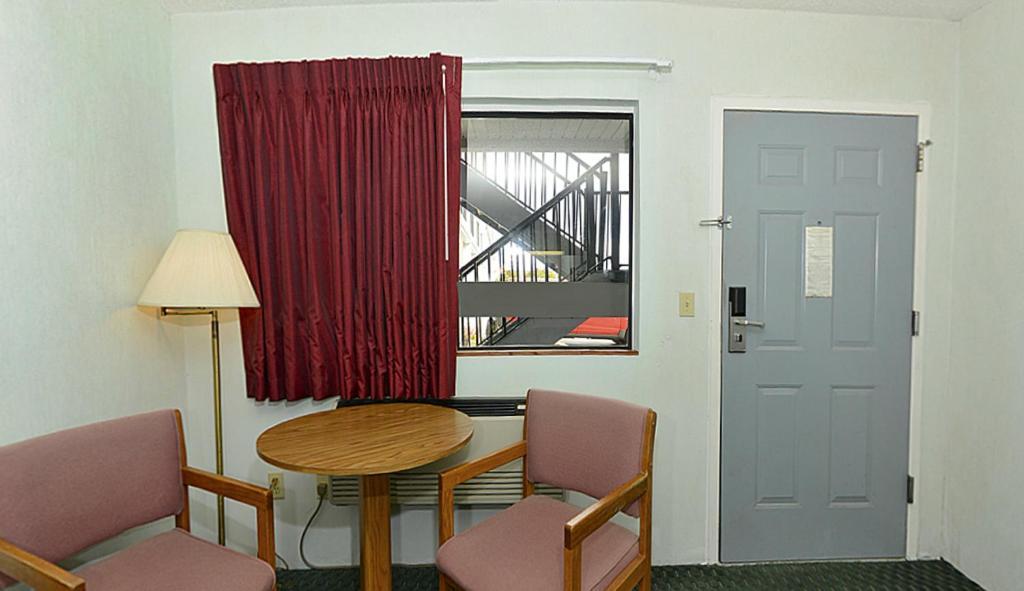 Americas Best Value Inn Saint Ignace Eksteriør billede