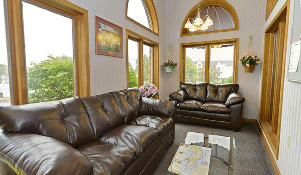 Americas Best Value Inn Saint Ignace Eksteriør billede