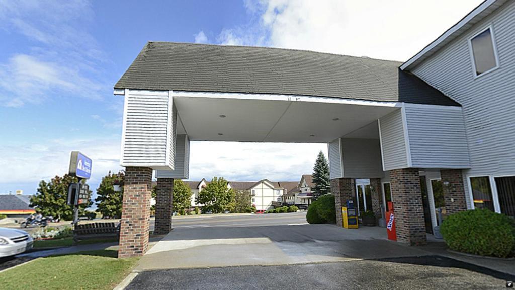 Americas Best Value Inn Saint Ignace Eksteriør billede