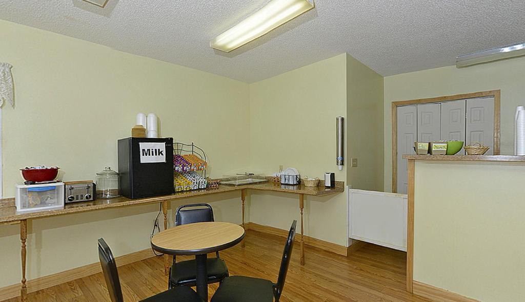 Americas Best Value Inn Saint Ignace Eksteriør billede