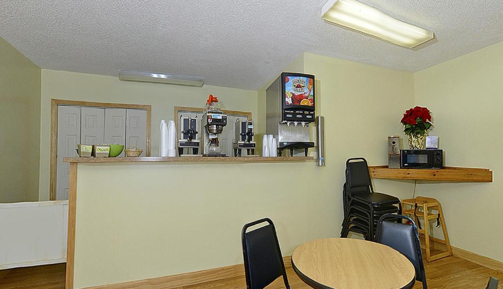 Americas Best Value Inn Saint Ignace Eksteriør billede